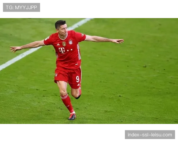 莱万多夫斯基重返慕尼黑，参加慈善活动并拜访老队友